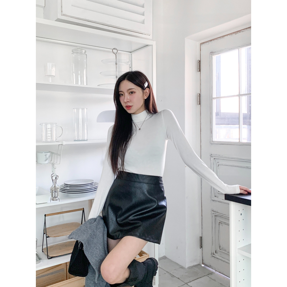 [現貨+預購] VENUSY｜正韓🇰🇷 - 親膚保暖✔ 韓國女裝｜冬季長袖中領上衣-細節圖8