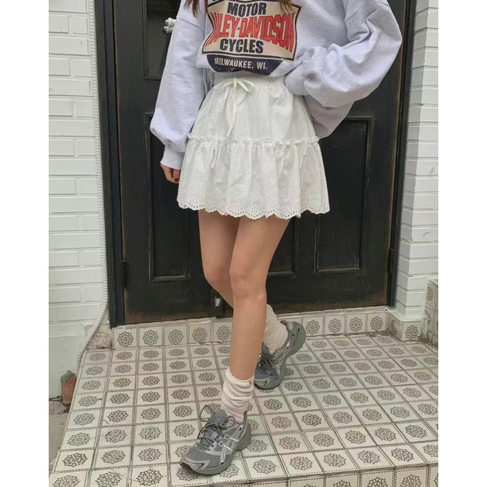 VENUSY｜正韓🇰🇷 - 小清新感❀ 韓國女裝｜純棉蕾絲鏤空褶皺短裙-細節圖3