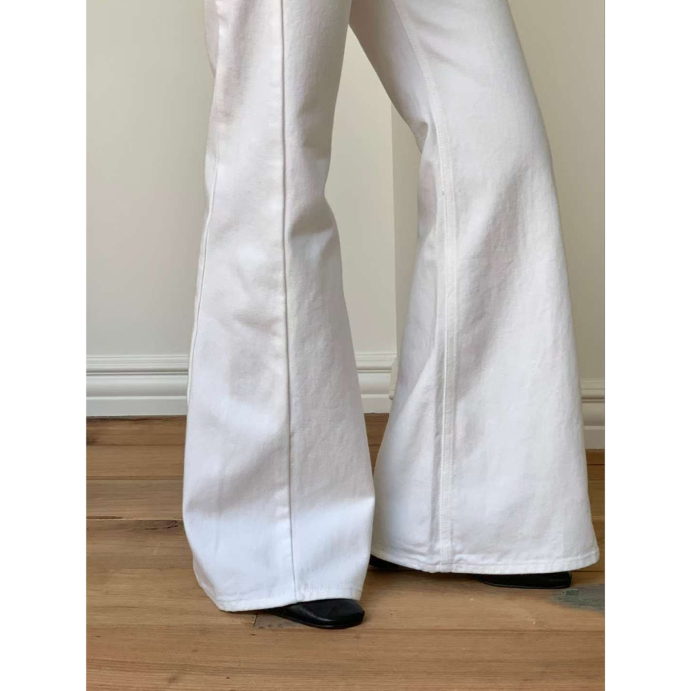 ᴠᴇɴᴜsʏ｜正韓🇰🇷 - 純棉舒適親膚☀ 韓國女裝｜高腰純棉寬鬆喇叭牛仔褲 韓國牛仔褲-細節圖3