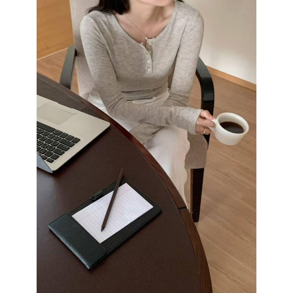 【羊毛親膚】ᴠɴ｜正韓🇰🇷 - 韓國女裝｜羊毛鈕扣長袖T恤 韓國T恤-細節圖5