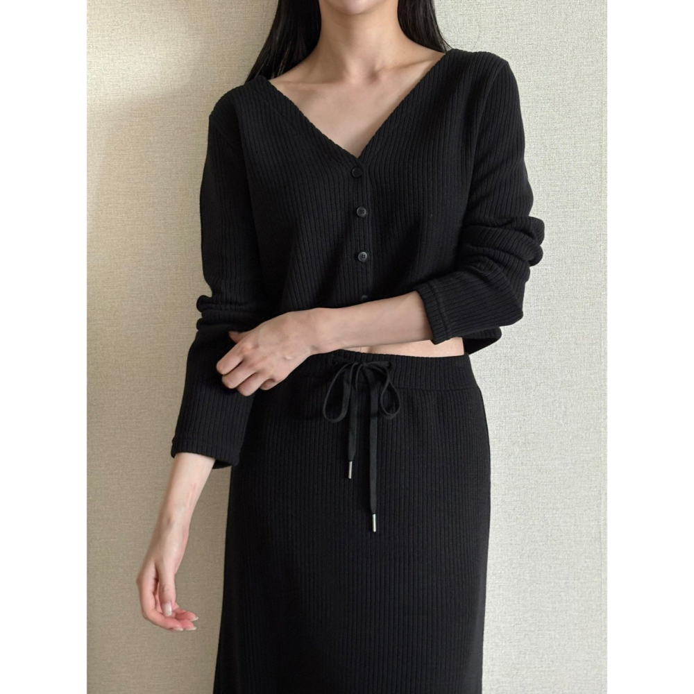 VENUSY｜正韓🇰🇷 - 氣質針織套裝♥︎ 韓國女裝｜ V領短版針織衫 針織長裙-細節圖6