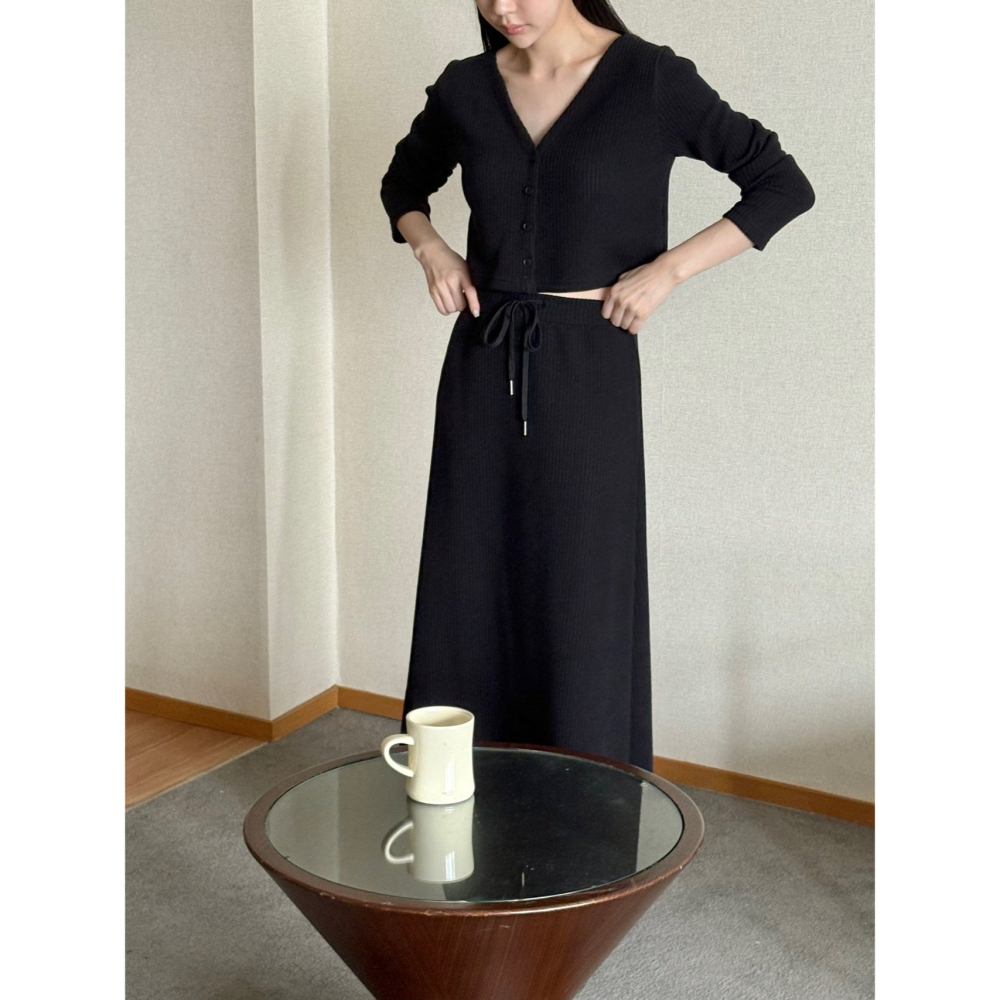 VENUSY｜正韓🇰🇷 - 氣質針織套裝♥︎ 韓國女裝｜ V領短版針織衫 針織長裙-細節圖7