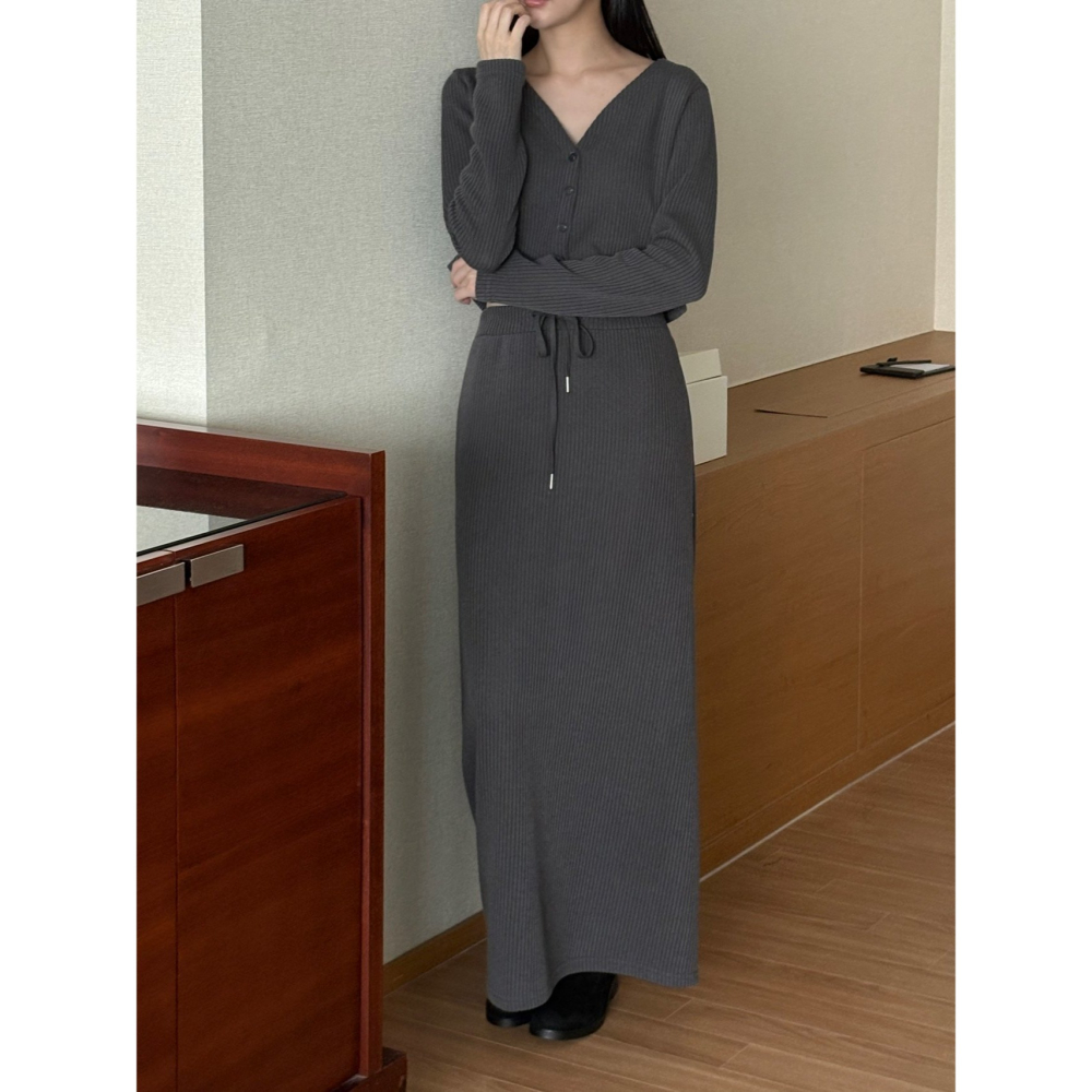 VENUSY｜正韓🇰🇷 - 氣質針織套裝♥︎ 韓國女裝｜ V領短版針織衫 針織長裙-細節圖9