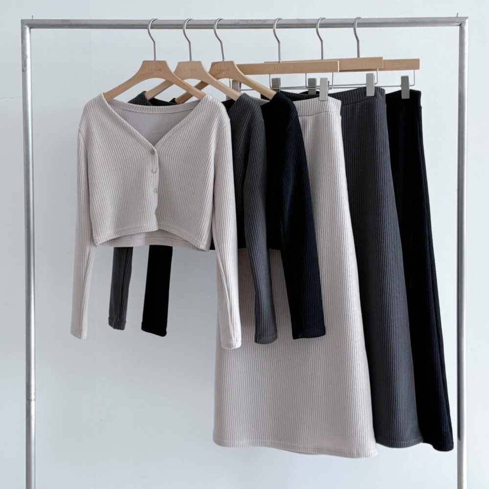 VENUSY｜正韓🇰🇷 - 氣質針織套裝♥︎ 韓國女裝｜ V領短版針織衫 針織長裙-細節圖11