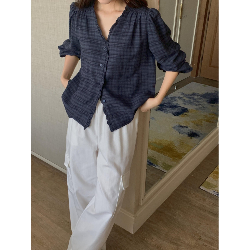 【文青女神】氣質格紋襯衫 韓國襯衫．ᴠɴ｜正韓🇰🇷 - 韓國女裝｜小荷葉邊V領格紋襯衫 韓國襯衫-細節圖9