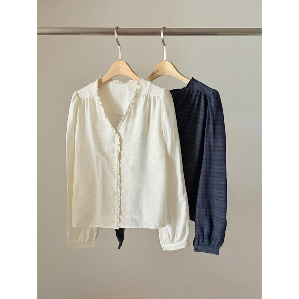 【文青女神】氣質格紋襯衫 韓國襯衫．ᴠɴ｜正韓🇰🇷 - 韓國女裝｜小荷葉邊V領格紋襯衫 韓國襯衫-細節圖11