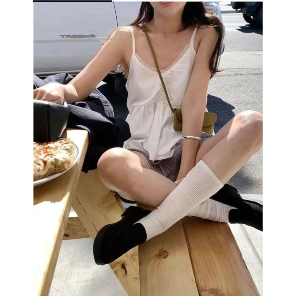 VENUSY｜正韓🇰🇷 - 韓國女裝｜蕾絲細肩帶背心 可調節長度-細節圖5