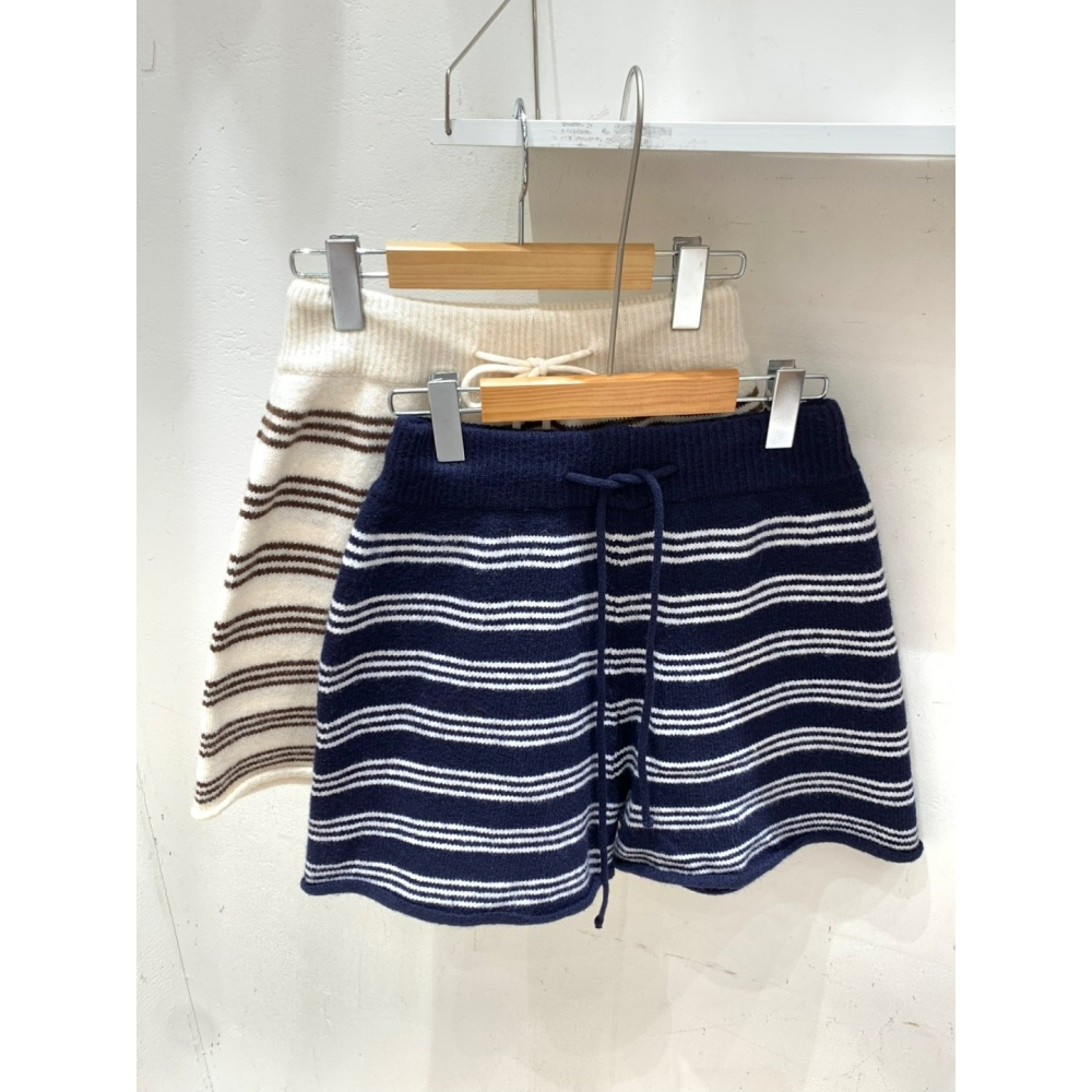 【女神級氣質】羊毛條紋套裝．ᴠɴ｜正韓🇰🇷 - 韓國女裝｜羊毛連帽拉鍊外套＋短褲-細節圖2