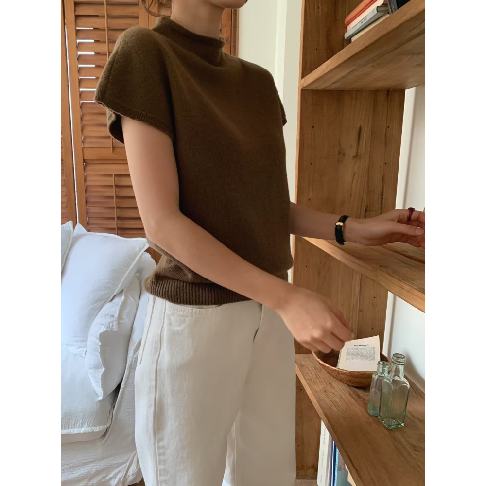 【羊毛親膚】中高領簡約上衣．ᴠɴ｜正韓🇰🇷 - 韓國女裝｜羊毛混紡中高領短袖上衣-細節圖2