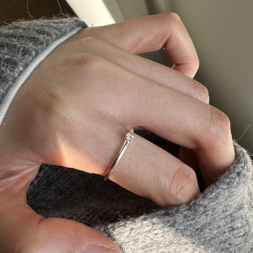 VENUSY | S925純銀｜小方形鋯石戒指-細節圖2