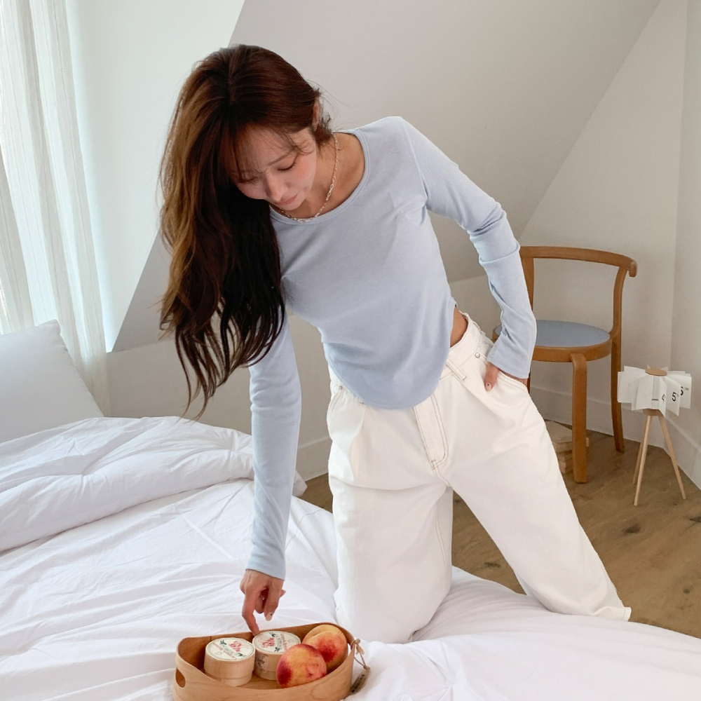 VENUSY｜正韓🇰🇷 - 𝟧 ᴄᴏʟᴏʀꜱ♥︎ 韓國女裝｜圓領修身長袖T恤 韓國T恤-細節圖4