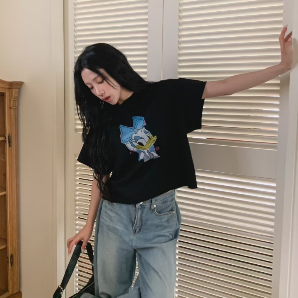 VENUSY｜正韓🇰🇷 - 正版迪士尼✓ 韓國女裝｜短版黛絲鴨T恤 韓國T恤-細節圖3