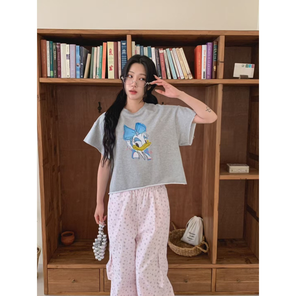 VENUSY｜正韓🇰🇷 - 正版迪士尼✓ 韓國女裝｜短版黛絲鴨T恤 韓國T恤-細節圖9