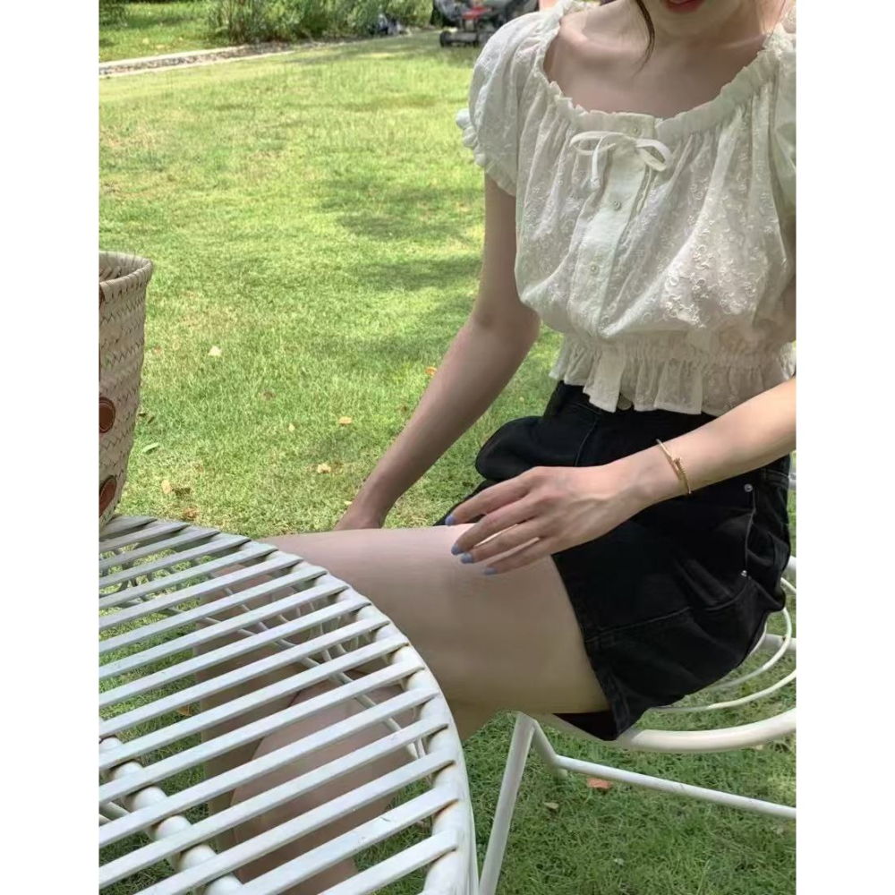 VENUSY｜正韓🇰🇷 - 韓國女裝｜刺繡蝴蝶結短版襯衫 韓國襯衫-細節圖5