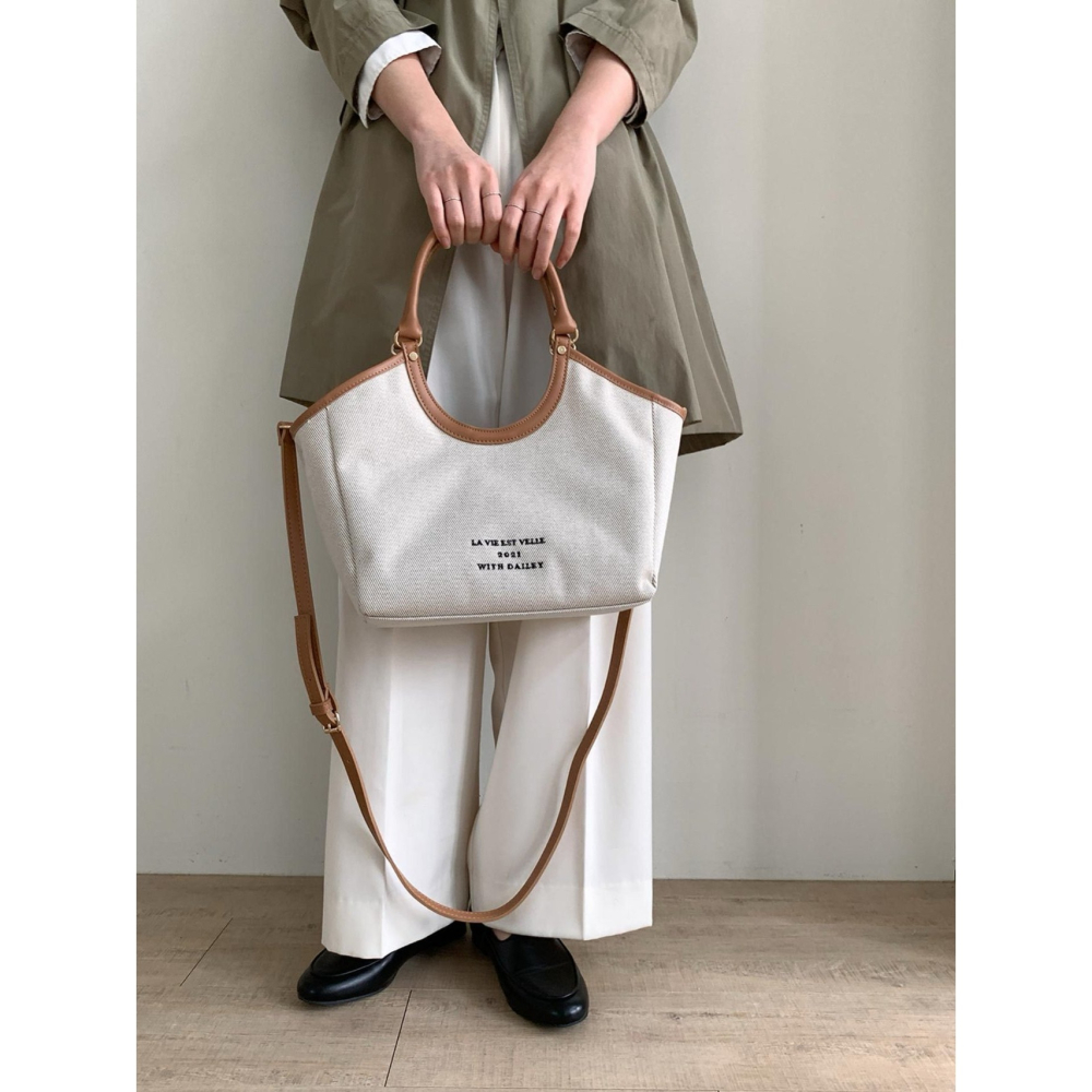 [現貨+預購] VENUSY｜正韓🇰🇷 - 韓國女裝｜刺繡帆布托特包 斜背包-細節圖4