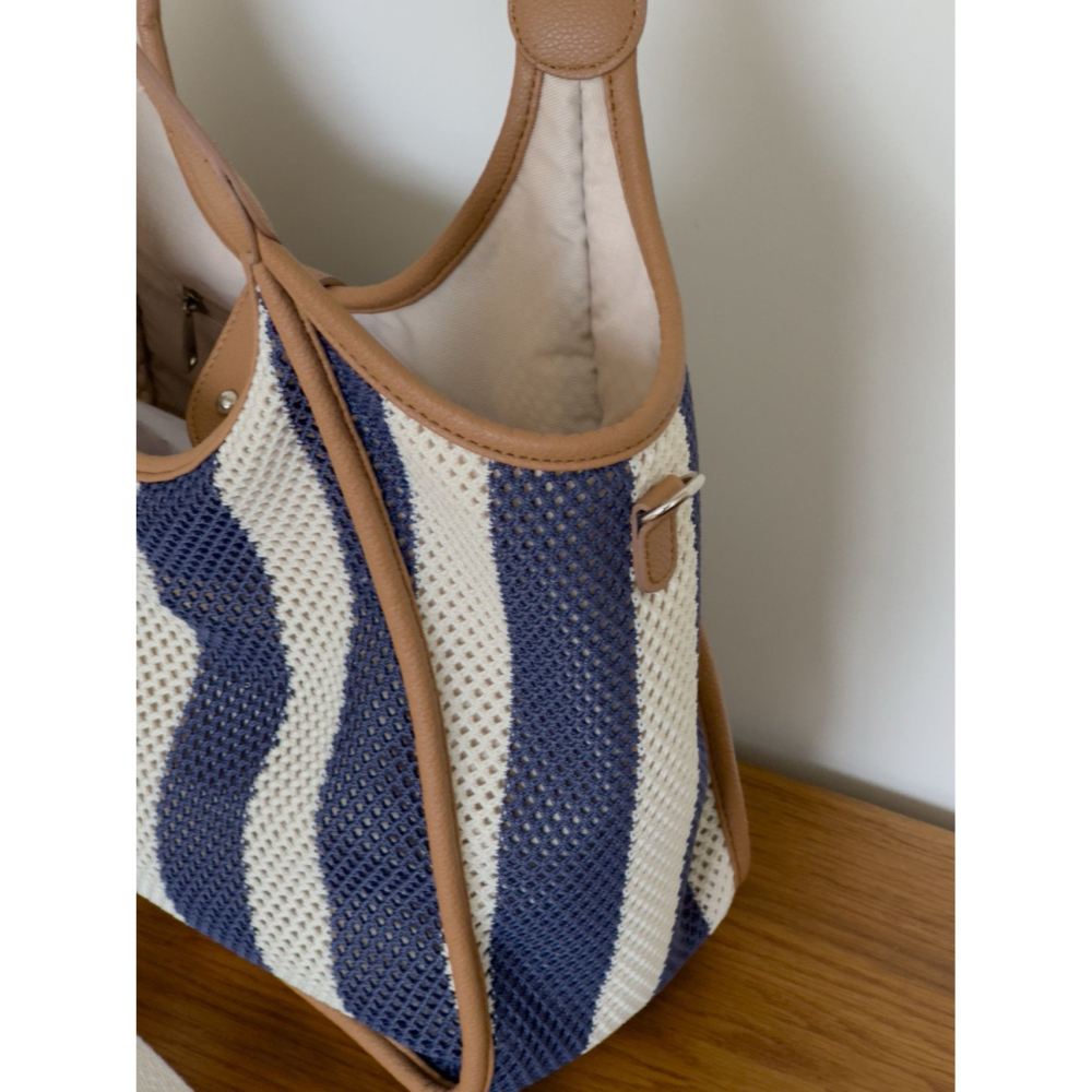VENUSY｜正韓🇰🇷 - 韓國女裝｜皮革條紋網眼針織包 手提斜背兩用-細節圖9