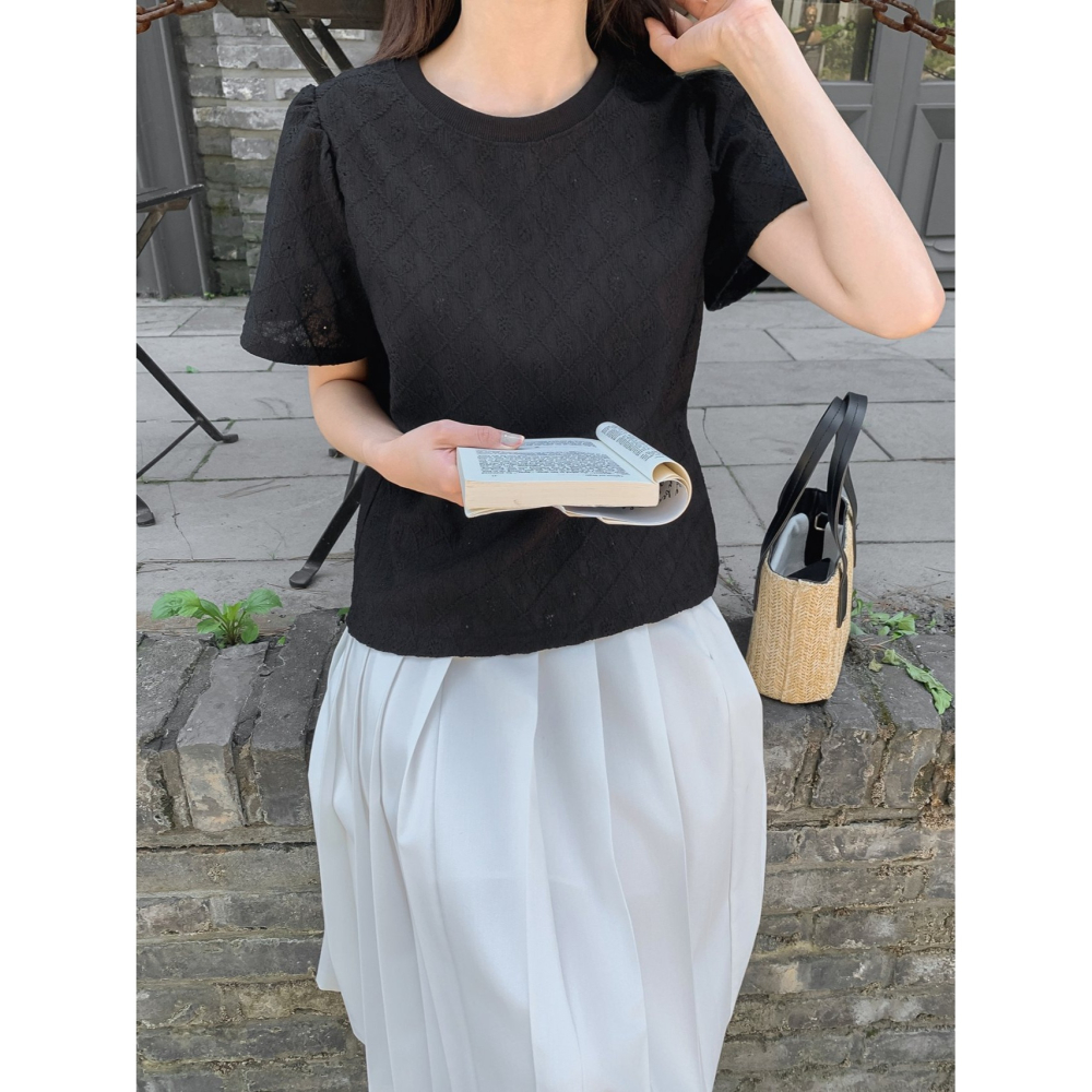 VENUSY｜正韓🇰🇷 - 遮臂公主風♕ 韓國女裝｜公主袖打孔小花T恤 韓國T恤-細節圖6