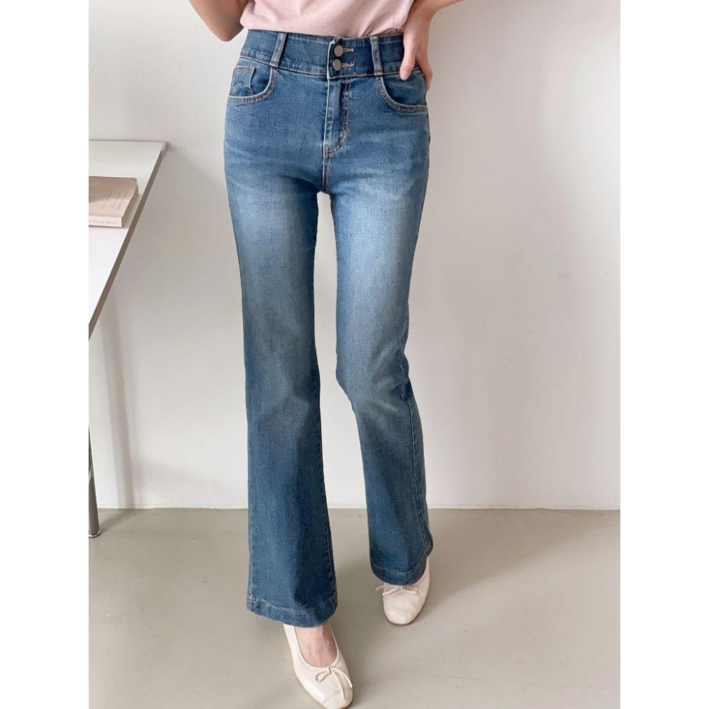 【極顯瘦微喇褲】VENUSY｜正韓🇰🇷 - 韓國東大門空運直送台灣｜雙扣高腰彈性喇叭褲牛仔褲-細節圖9