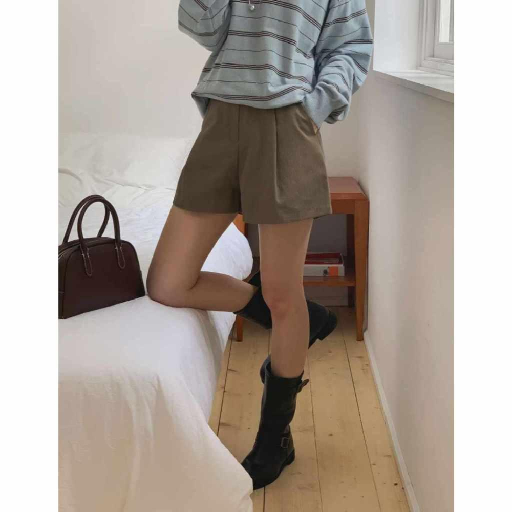 【高腰顯瘦】VENUSY｜正韓🇰🇷 - 韓國東大門空運直送台灣｜燈芯絨高腰A字短褲-細節圖5