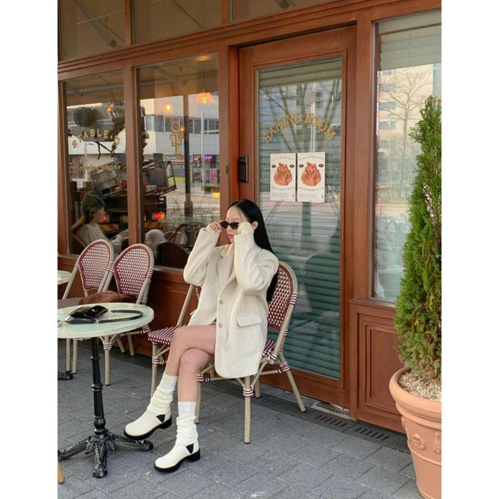 【羊毛極美】韓女衣櫥必備 VENUSY｜正韓🇰🇷 - 韓國東大門空運直送台灣｜羊毛半長厚大衣-細節圖3