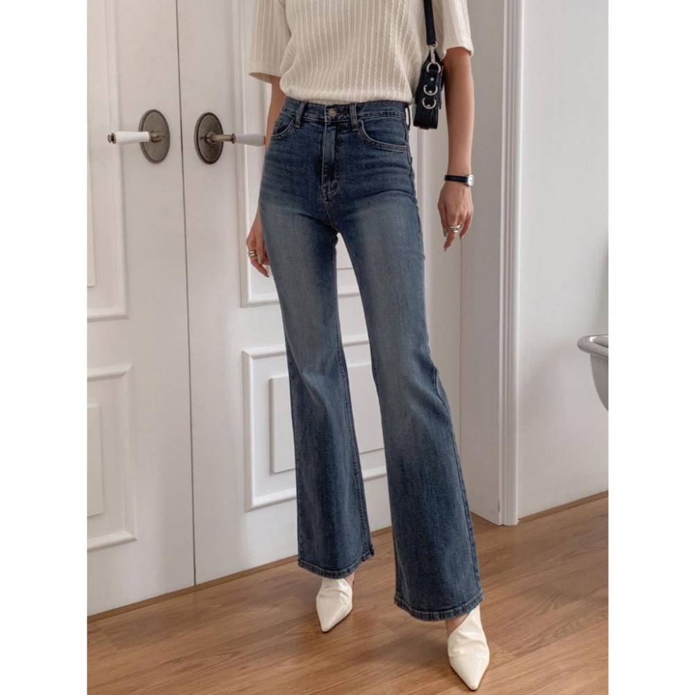 【微喇顯瘦提臀】VENUSY｜正韓🇰🇷 - 韓國東大門空運直送台灣｜貓毛刷彈力喇叭牛仔褲-細節圖2