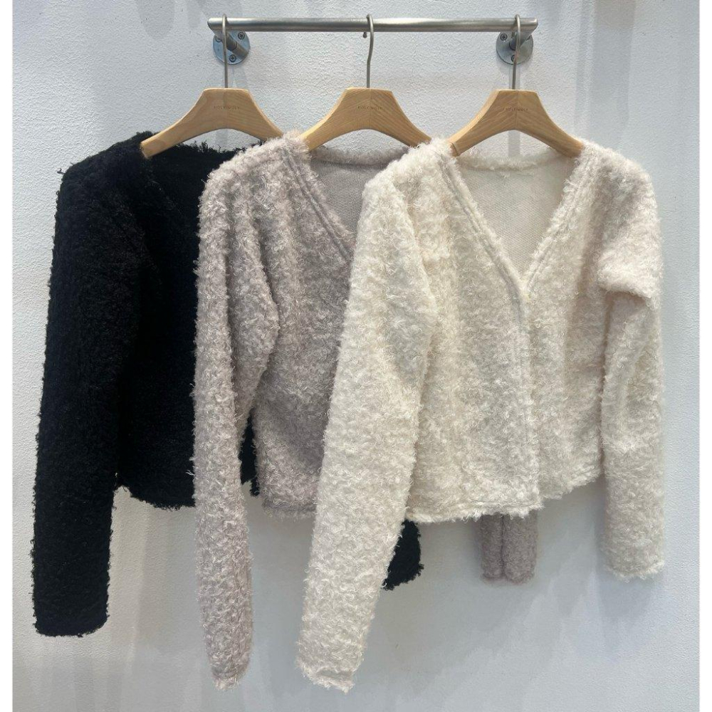 【冬日戀愛】VENUSY｜正韓🇰🇷 - 韓國東大門空運直送台灣｜毛絨感短版針織外套-細節圖9