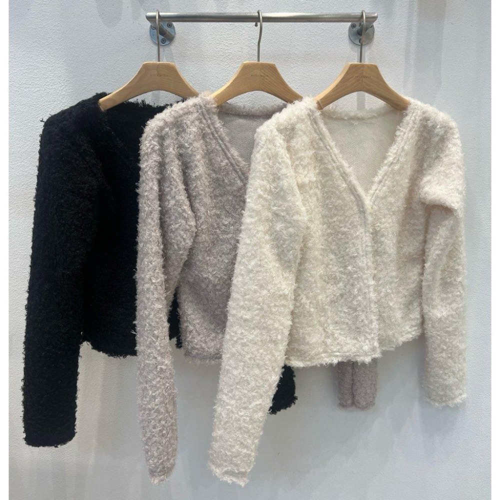 【春日戀愛】VENUSY｜正韓🇰🇷 - 韓國東大門空運直送台灣｜毛絨感短版針織外套-細節圖9