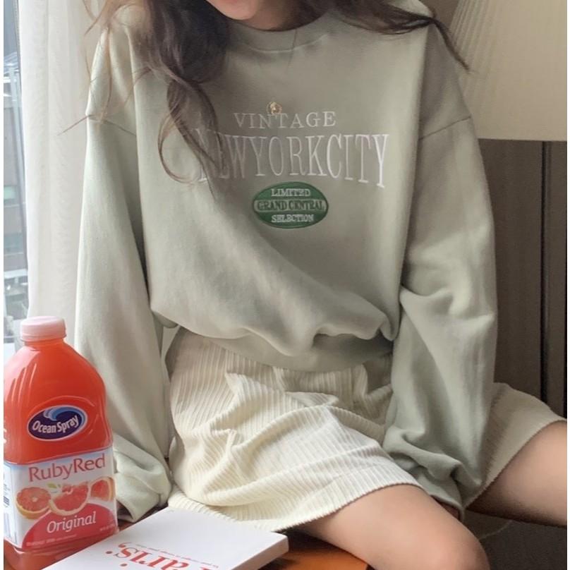 ɢɪʀʟs＇ x ᴠᴇɴᴜsʏ｜正韓🇰🇷 - 韓國東大門空運直送台灣｜復古內刷毛大學T-細節圖4