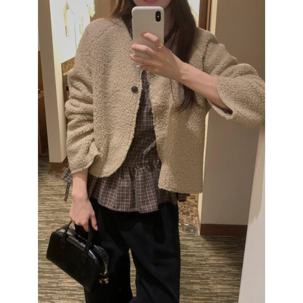 【冬季必備·保暖抓絨】VENUSY｜正韓🇰🇷 - 韓國東大門空運直送台灣｜鈕扣羔羊絨外套 開襟衫-細節圖2