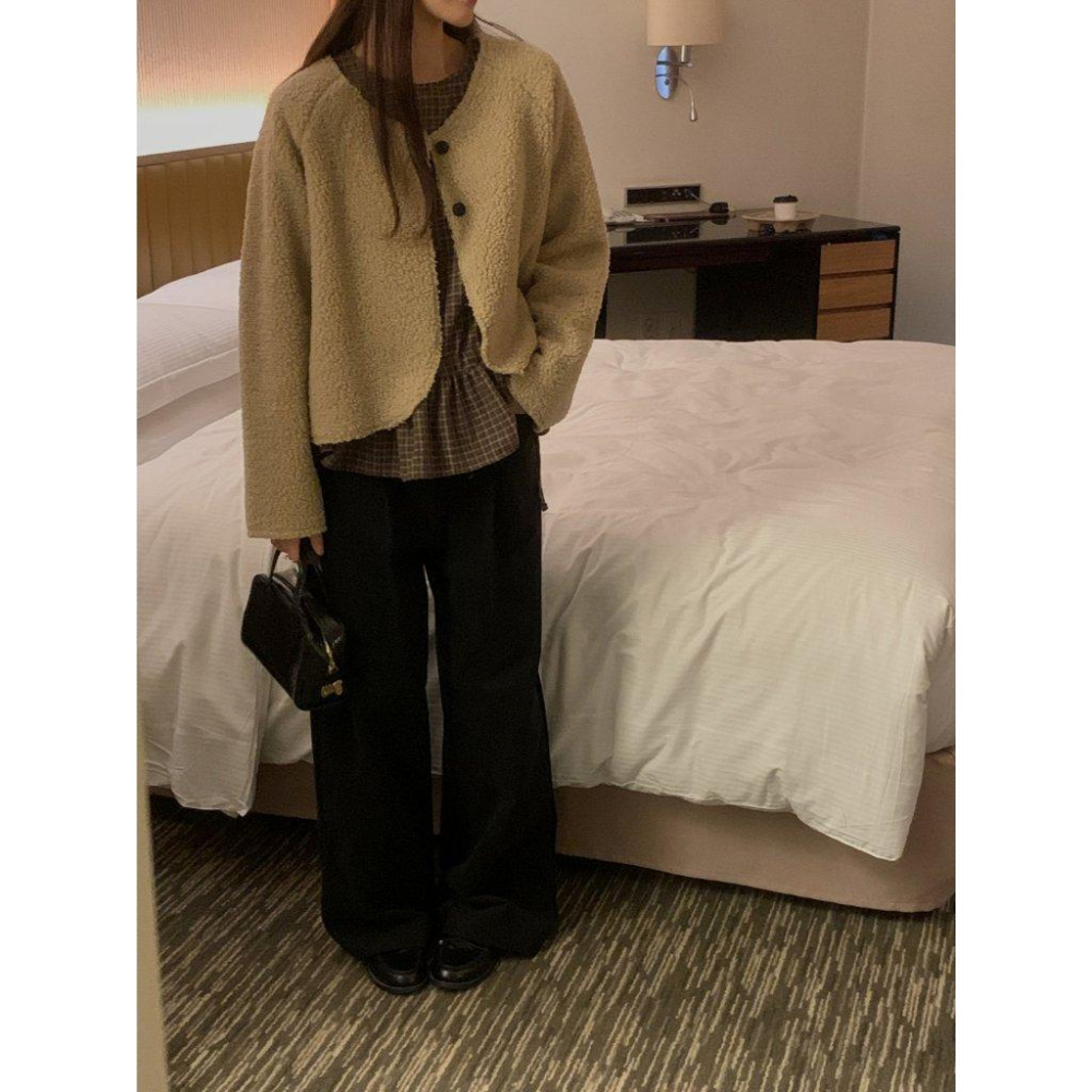 【冬季必備·保暖抓絨】VENUSY｜正韓🇰🇷 - 韓國東大門空運直送台灣｜鈕扣羔羊絨外套 開襟衫-細節圖5