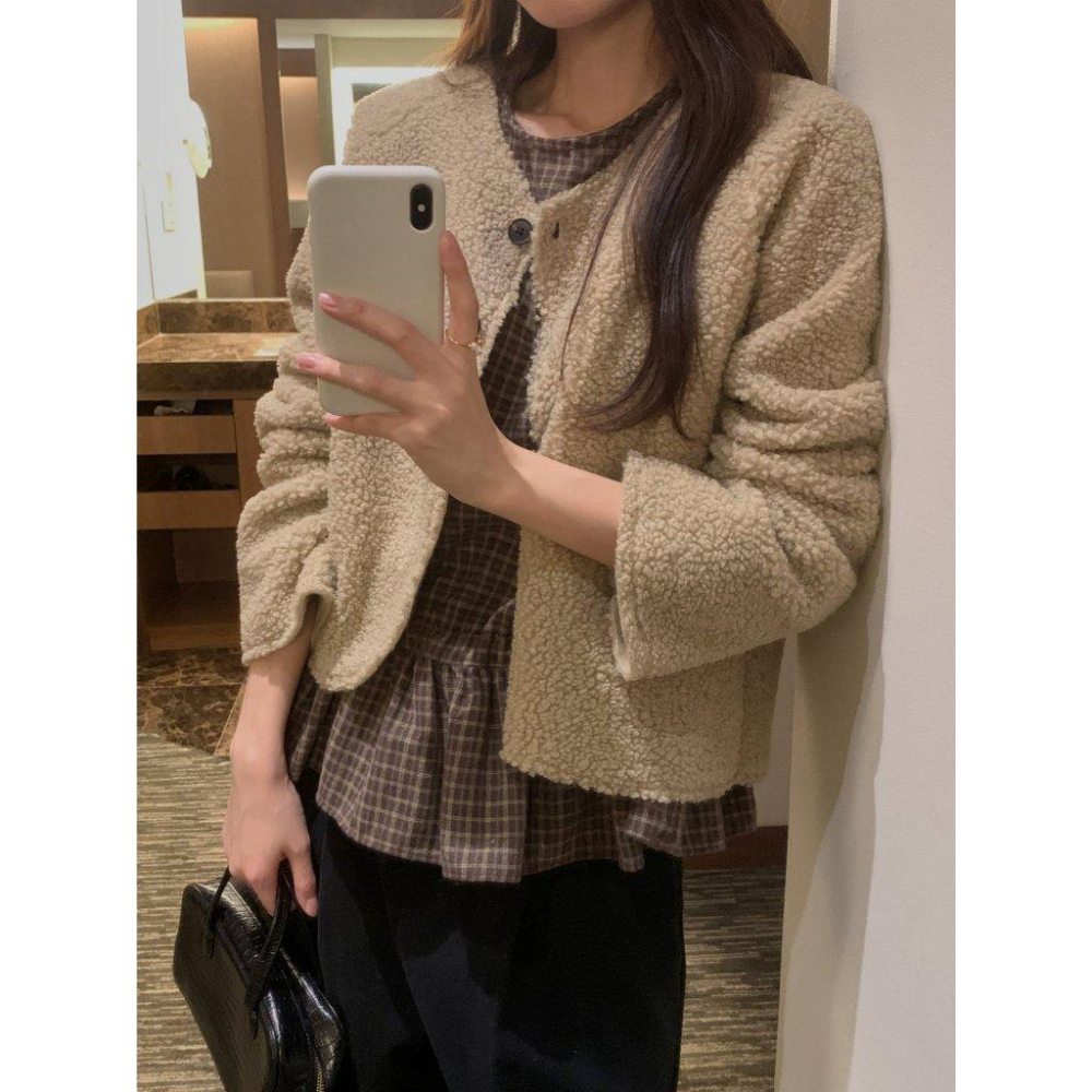 【冬季必備·保暖抓絨】VENUSY｜正韓🇰🇷 - 韓國東大門空運直送台灣｜鈕扣羔羊絨外套 開襟衫-細節圖6