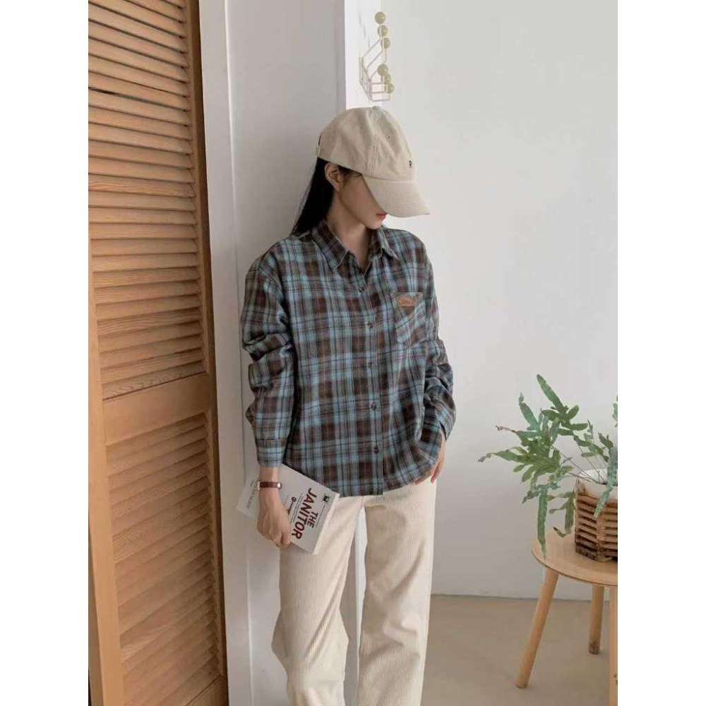 【質感秋冬】VENUSY｜正韓🇰🇷 - 韓國東大門空運直送台灣｜刷毛格紋皮標拼接襯衫-細節圖4