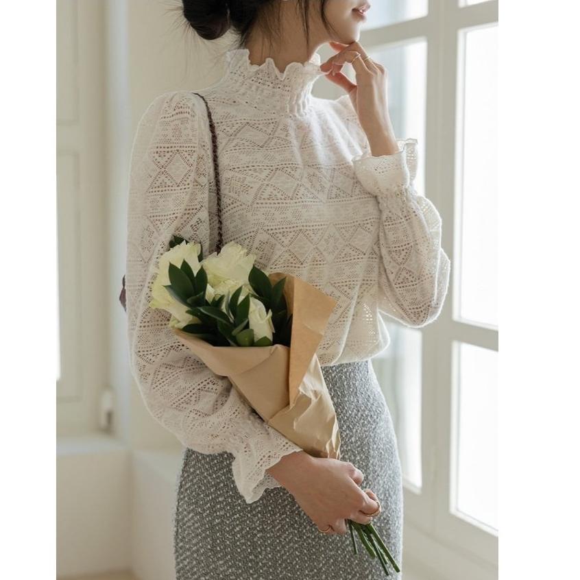 【中領氣質】VENUSY｜正韓🇰🇷 - 韓國東大門空運直送台灣｜柔軟羊毛半領蕾絲上衣 T恤-細節圖3