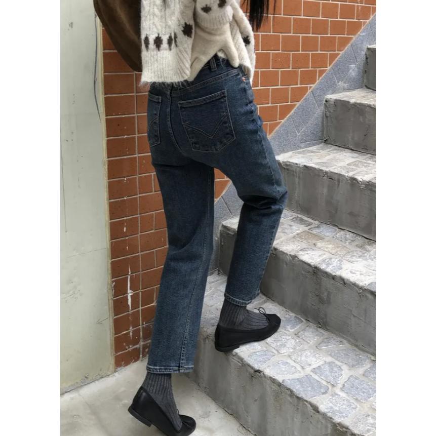 【98%棉高舒適】VENUSY｜正韓🇰🇷 - 韓國東大門空運直送台灣｜微彈加絨錐形牛仔褲 小個子 短款-細節圖4