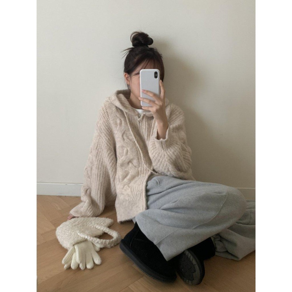 【寬鬆慵懶氛圍感】VENUSY｜正韓🇰🇷 - 韓國東大門空運直送台灣｜粗花連帽羊毛針織外套-細節圖2