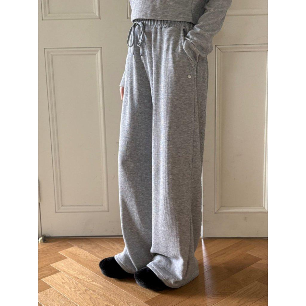 【舒適奶油風】VENUSY｜正韓🇰🇷 - 韓國東大門空運直送台灣｜柔軟羅紋長袖套裝-細節圖2