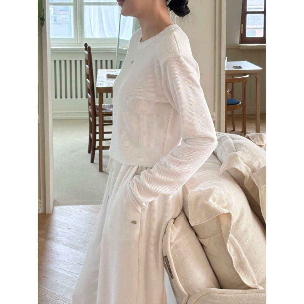 【舒適奶油風】VENUSY｜正韓🇰🇷 - 韓國東大門空運直送台灣｜柔軟羅紋長袖套裝-細節圖5