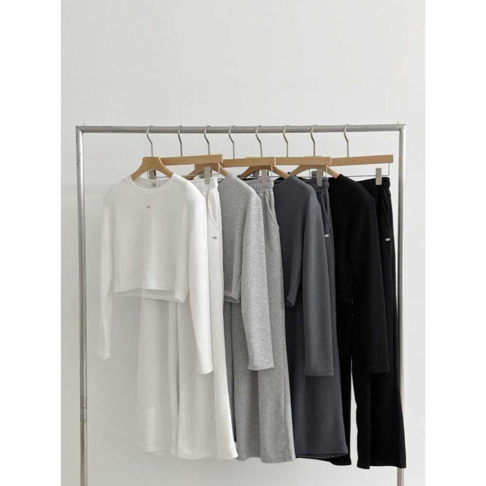 【舒適奶油風】VENUSY｜正韓🇰🇷 - 韓國東大門空運直送台灣｜柔軟羅紋長袖套裝-細節圖6