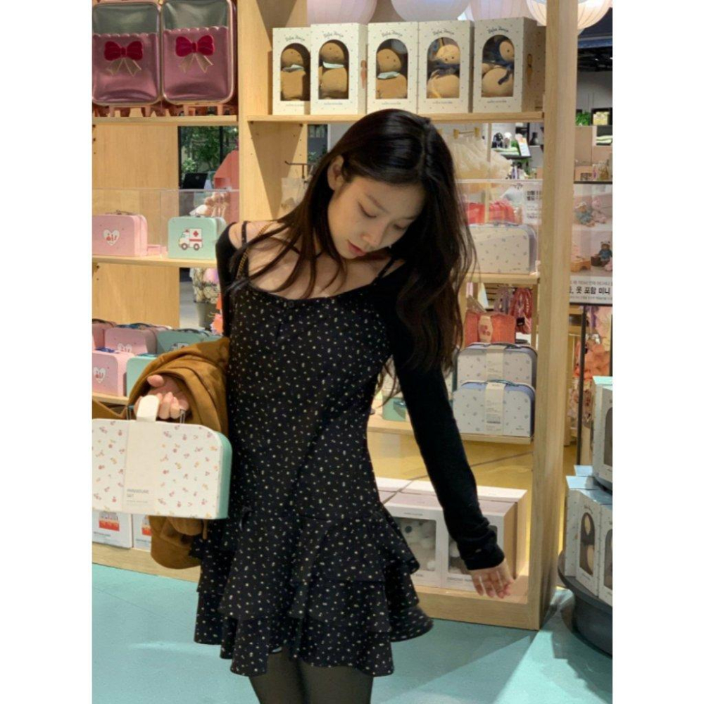 【法式碎花氛圍感】VENUSY｜正韓🇰🇷 - 韓國東大門空運直送台灣｜細肩帶碎花荷葉邊洋裝-細節圖8