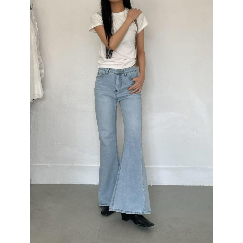 【修身顯瘦不貼腿】VENUSY｜正韓🇰🇷 - 韓國東大門空運直送台灣｜隧道剪接喇叭牛仔褲 高個子-細節圖2