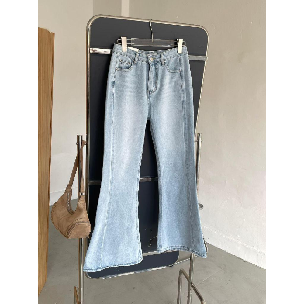 【修身顯瘦不貼腿】VENUSY｜正韓🇰🇷 - 韓國東大門空運直送台灣｜隧道剪接喇叭牛仔褲 高個子-細節圖9