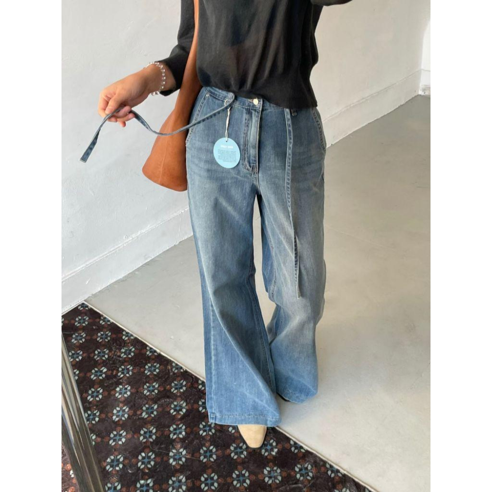 【2026 春季新款｜超級可愛♥︎】VENUSY｜正韓🇰🇷 - 韓國東大門空運直送台灣｜綁帶寬鬆喇叭牛仔褲-細節圖2