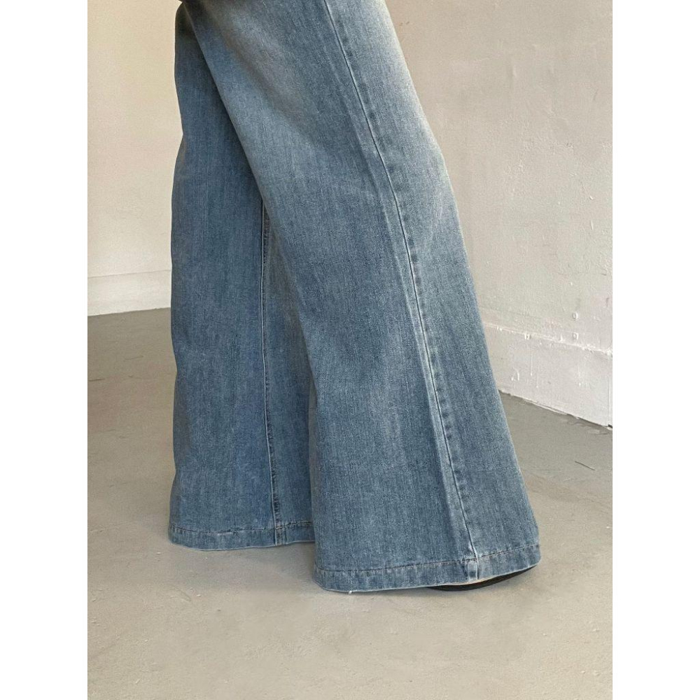 【2026 春季新款｜超級可愛♥︎】VENUSY｜正韓🇰🇷 - 韓國東大門空運直送台灣｜綁帶寬鬆喇叭牛仔褲-細節圖6