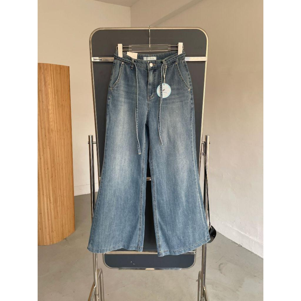 【2026 春季新款｜超級可愛♥︎】VENUSY｜正韓🇰🇷 - 韓國東大門空運直送台灣｜綁帶寬鬆喇叭牛仔褲-細節圖9