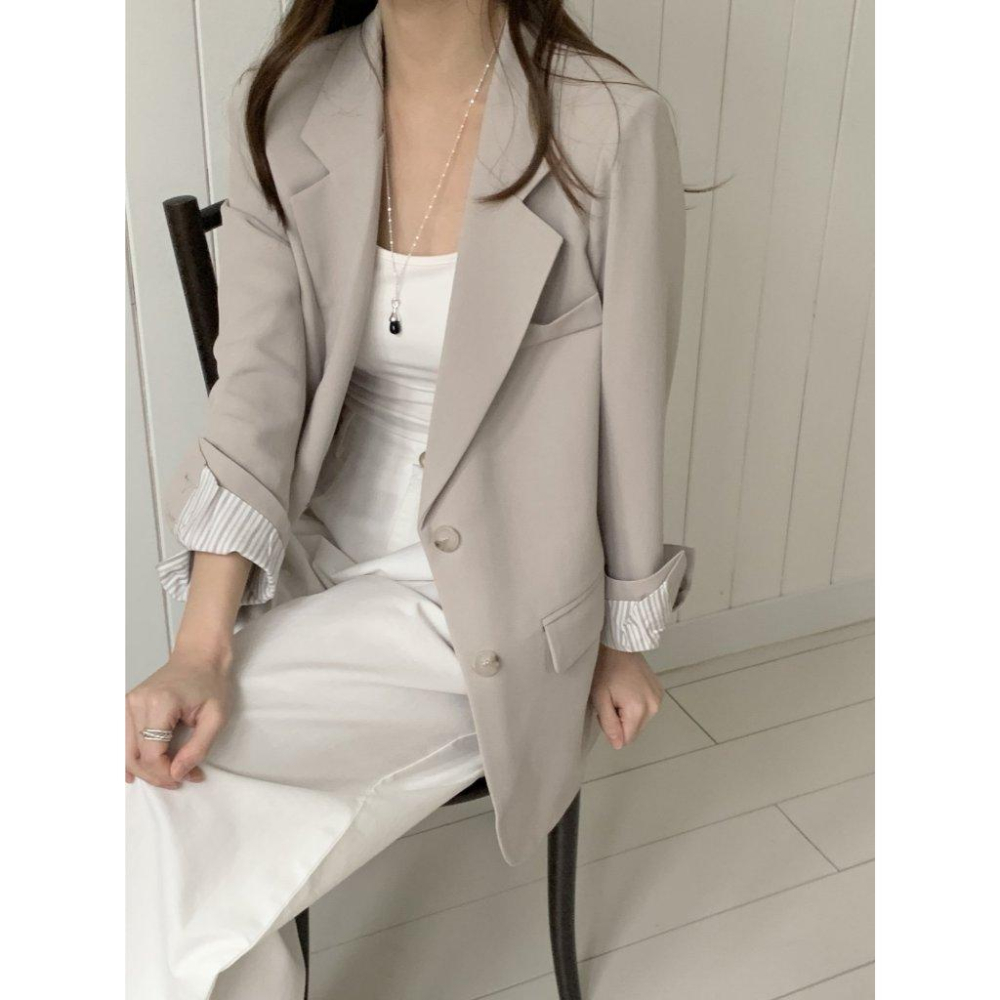 【極致抗皺・俐落垂墜】VENUSY｜正韓 - 質感微彈空氣感西裝外套．兩色入・Made in Korea-細節圖3