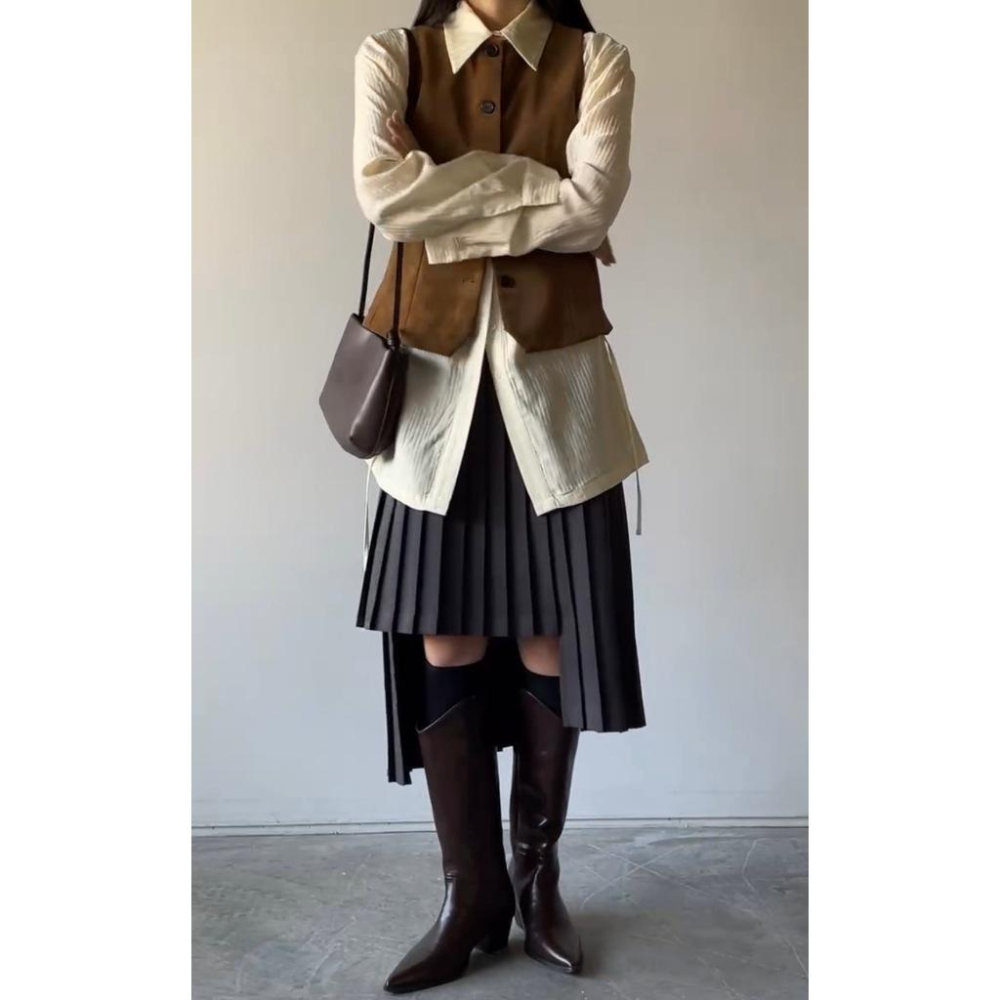 【天然牛革】VENUSY｜正韓 - 質感全皮簡約斜背包．兩色入・俐落時髦感-細節圖7