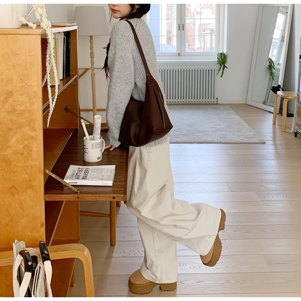 【頂級全牛皮・極簡大容量】VENUSY｜正韓 - LE-JUNEV ♡ 韓國熱門設計師品牌｜質感皮革單肩流浪包-細節圖2