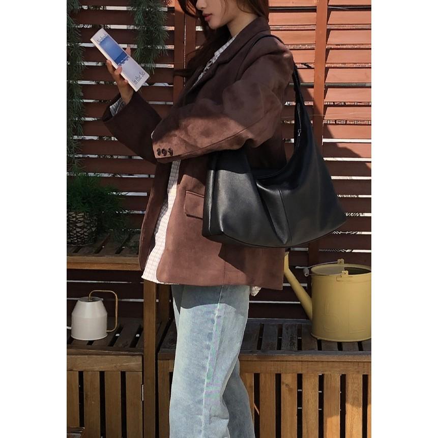 【天然牛革・慵懶流浪感】VENUSY｜正韓 - LE-JUNEV ♡ 韓國熱門設計師品牌｜全牛皮單肩流浪包-細節圖2