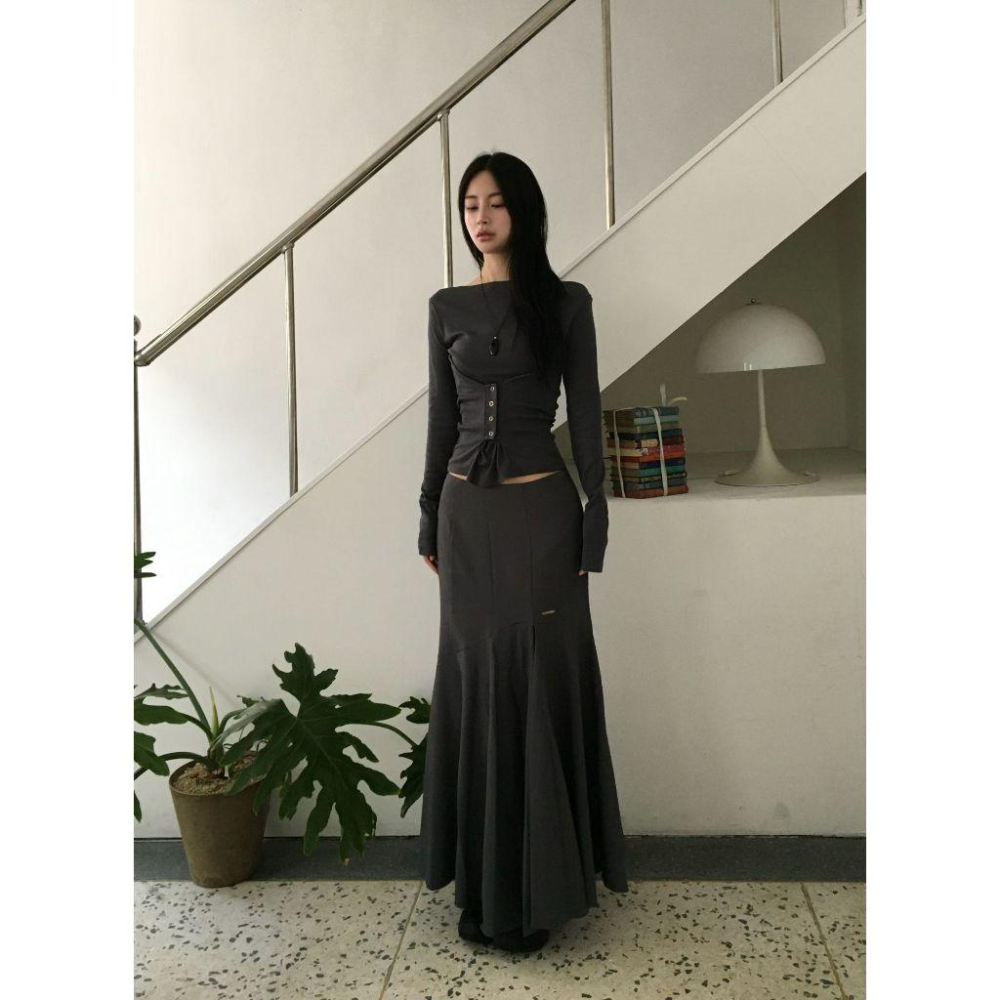 VENUSY 微悠｜【微平口小性感・顯瘦直角肩】莫代爾極柔修身上衣・Made in Korea-細節圖3