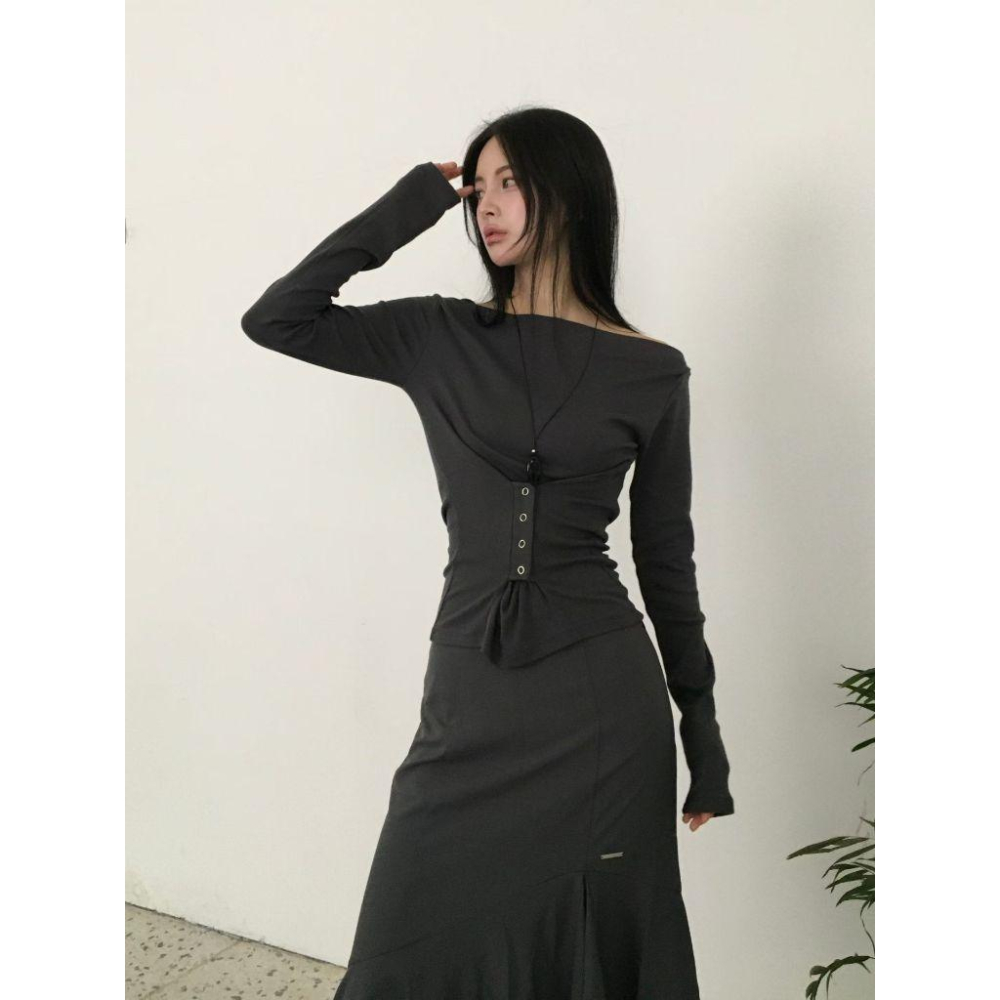 VENUSY 微悠｜【微平口小性感・顯瘦直角肩】莫代爾極柔修身上衣・Made in Korea-細節圖4